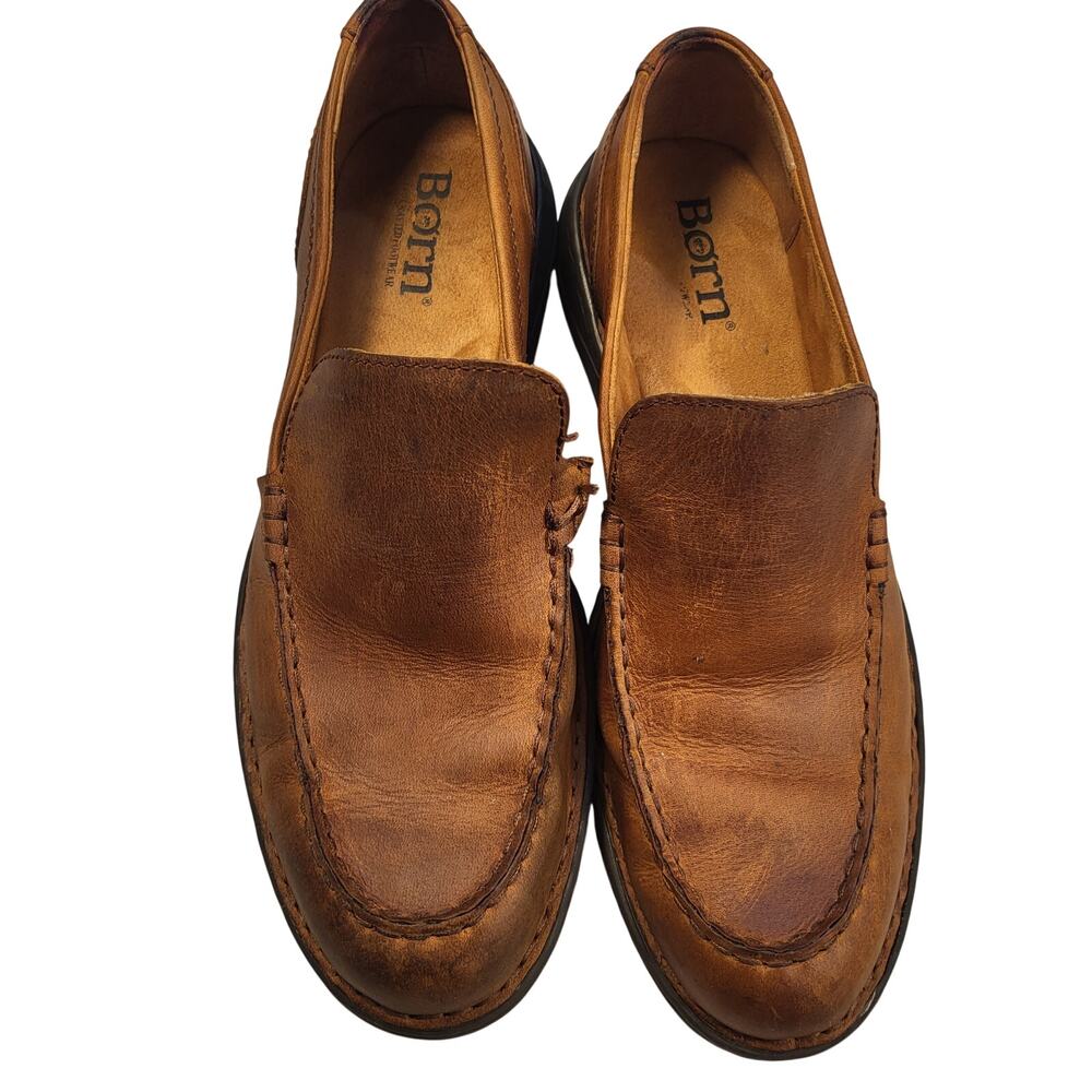 Born Thatcher moc toe loafers in a brown leather finish Men's size 10